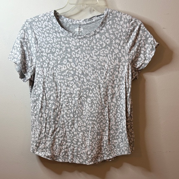 Old Navy Tops - Old Navy Gray and White Leopard Short Sleeve Tee